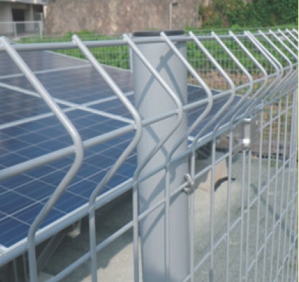 ソーラーガードフェンス 有刺鉄線付の安心して設置できる10年保証のフェンス 太陽光発電ムラ市場